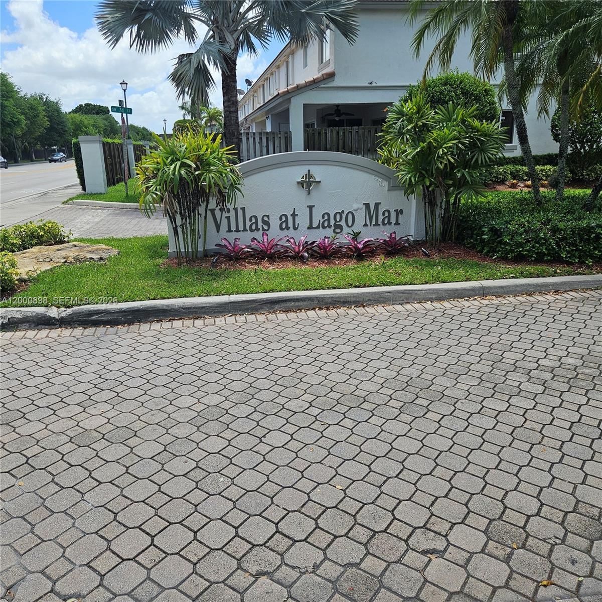 Real estate property located at 7378 162nd Pl, Miami-dade, Heftlers Lago Mar West, Miami, FL
