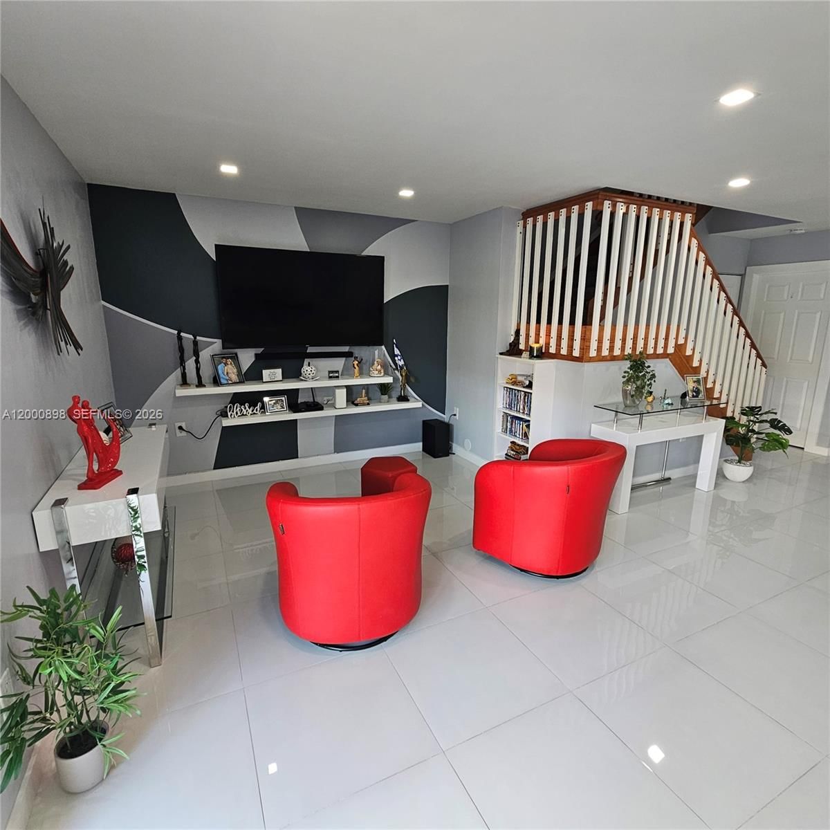 Real estate property located at 7378 162nd Pl, Miami-dade, Heftlers Lago Mar West, Miami, FL