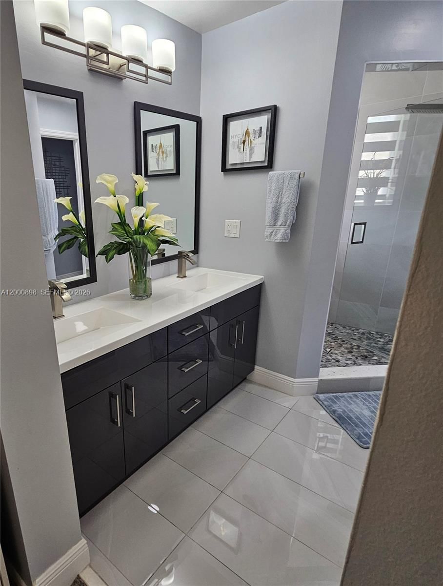 Real estate property located at 7378 162nd Pl, Miami-dade, Heftlers Lago Mar West, Miami, FL