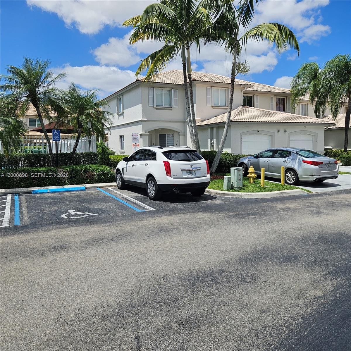Real estate property located at 7378 162nd Pl, Miami-dade, Heftlers Lago Mar West, Miami, FL
