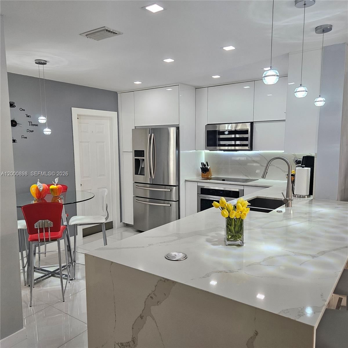 Real estate property located at 7378 162nd Pl, Miami-dade, Heftlers Lago Mar West, Miami, FL