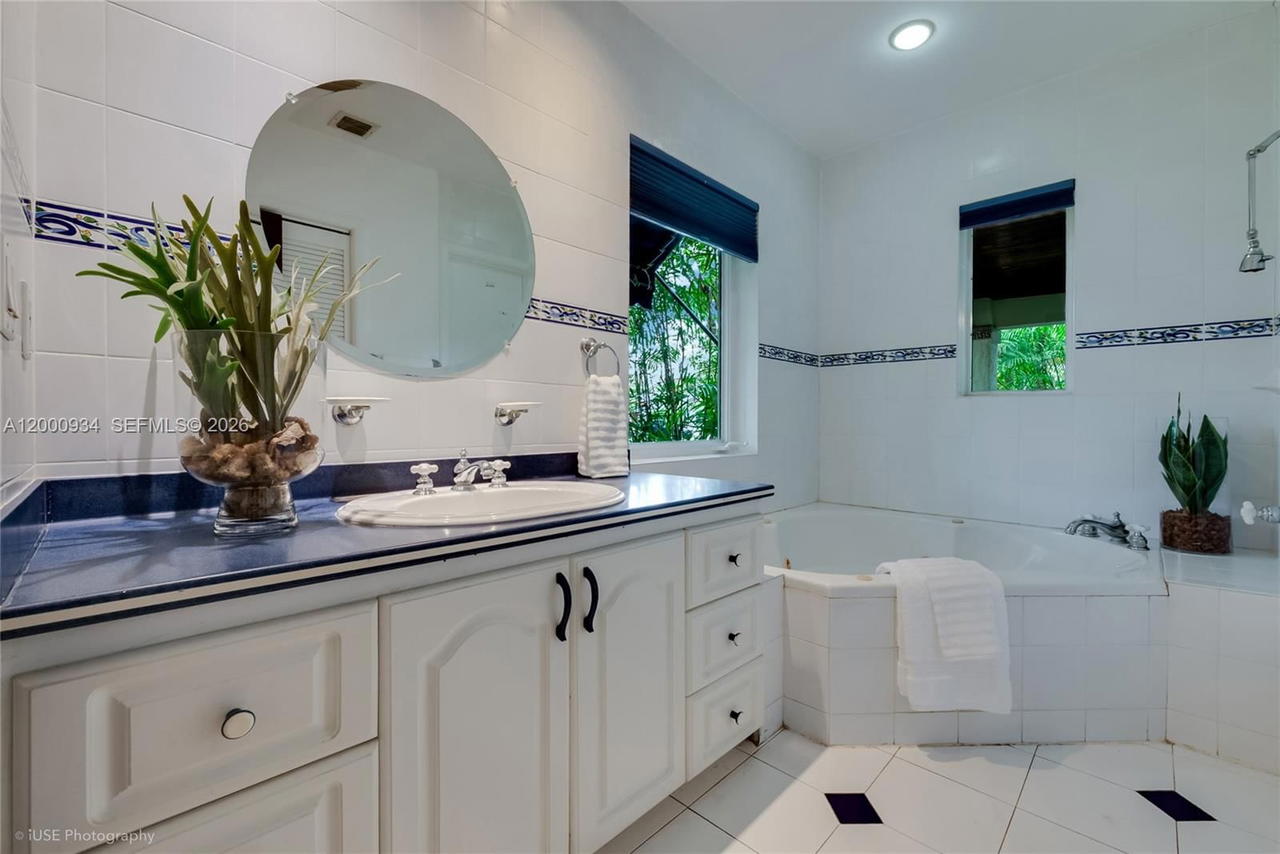 Real estate property located at 1215 Cordova St, Miami-dade, Granada Place Amd Pl, Coral Gables, FL