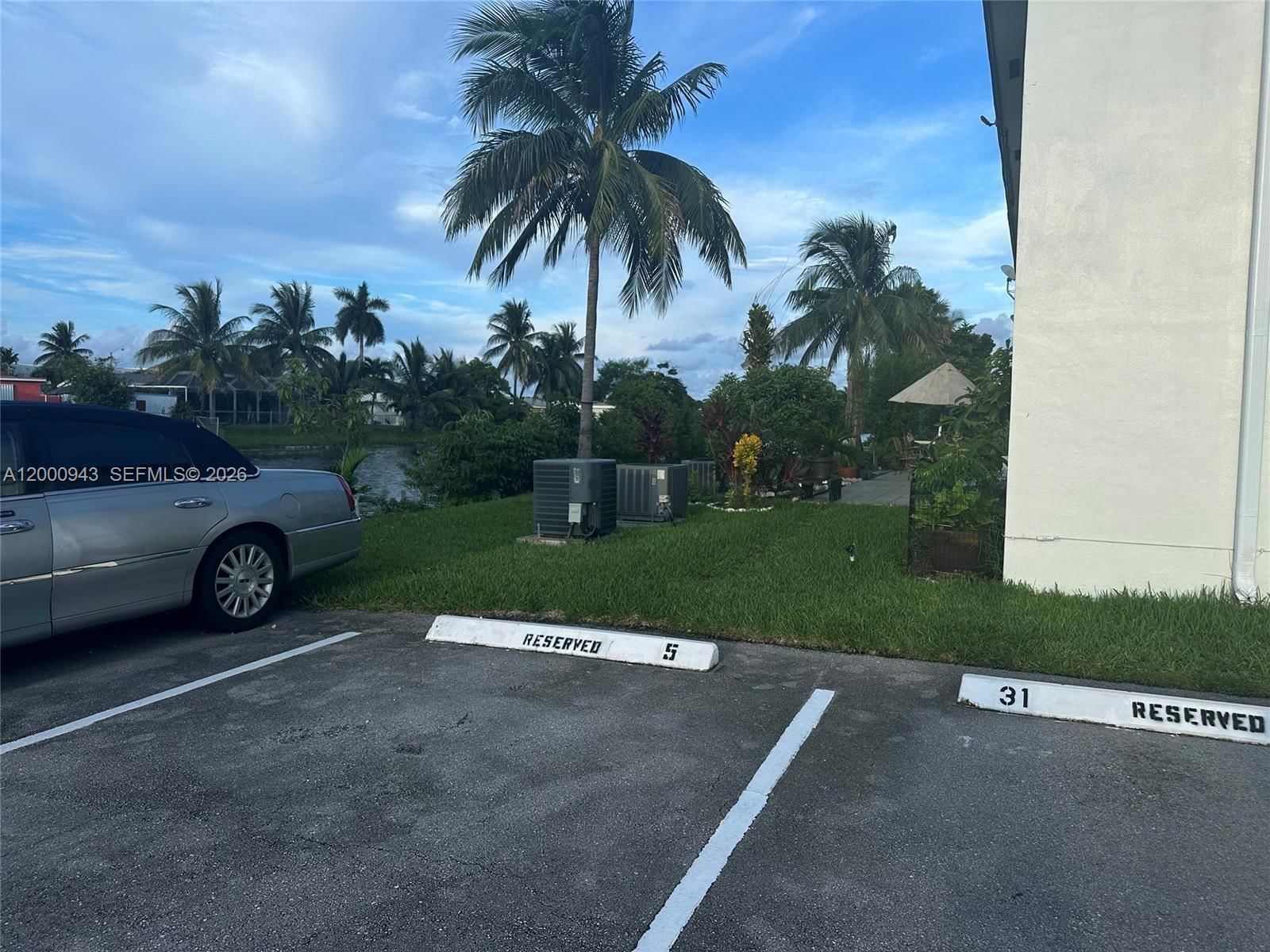 Real estate property located at 11 204th St #1, Miami-dade, Ro-mont Gardens Andover C, Miami Gardens, FL