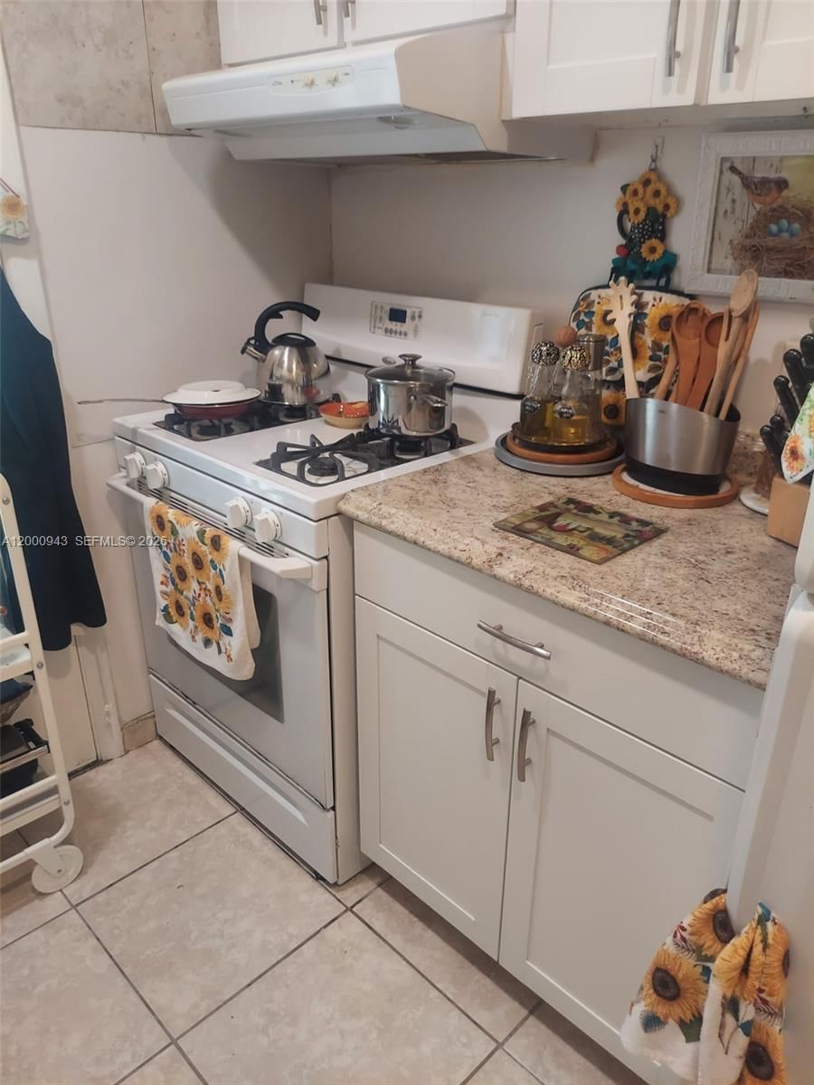 Real estate property located at 11 204th St #1, Miami-dade, Ro-mont Gardens Andover C, Miami Gardens, FL