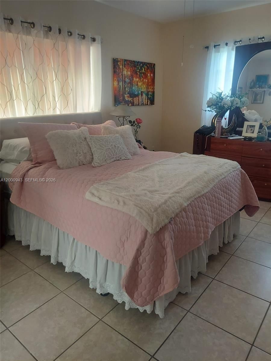 Real estate property located at 11 204th St #1, Miami-dade, Ro-mont Gardens Andover C, Miami Gardens, FL