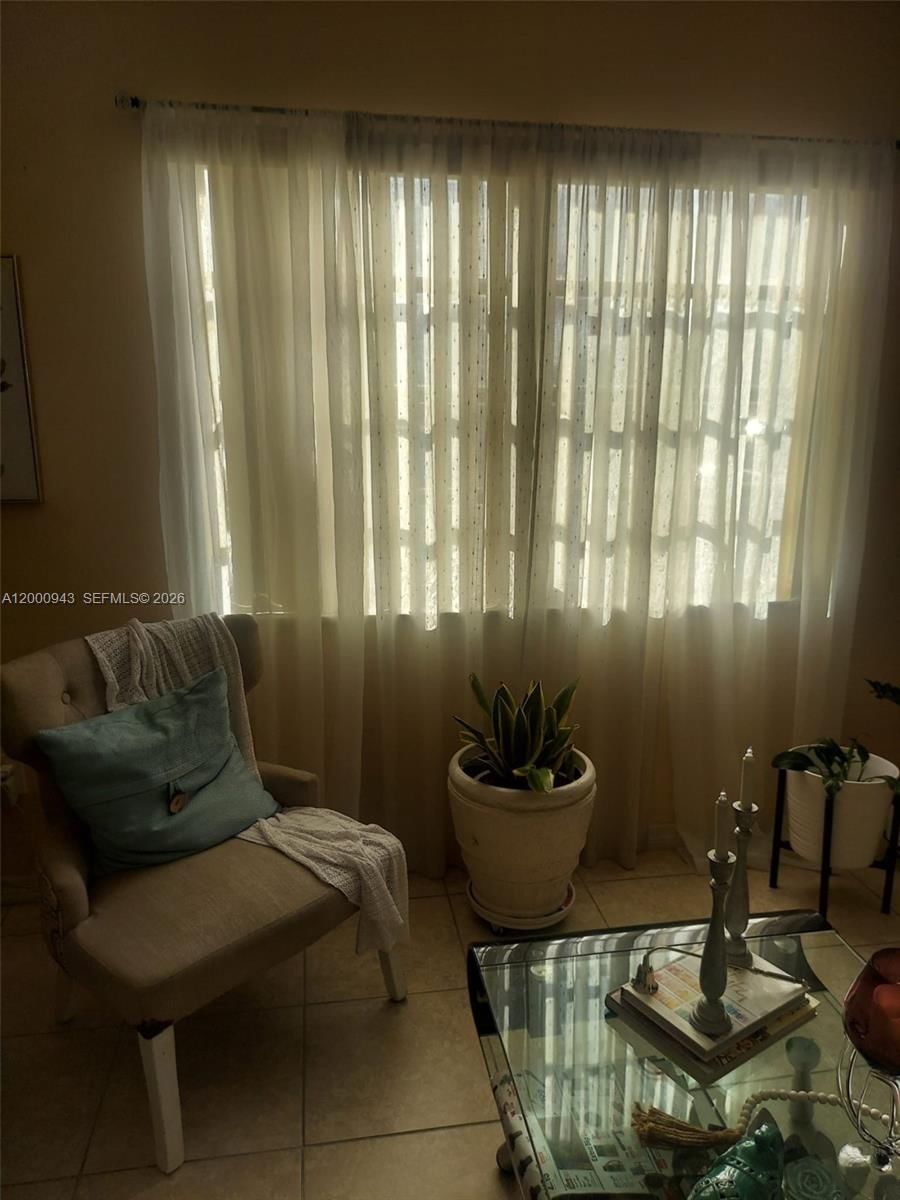 Real estate property located at 11 204th St #1, Miami-dade, Ro-mont Gardens Andover C, Miami Gardens, FL