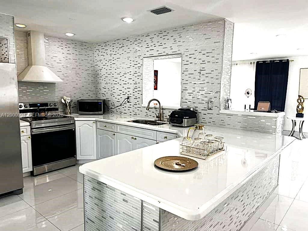 Real estate property located at 120 56th Ave, Broward, Lawn Acres, Hollywood, FL