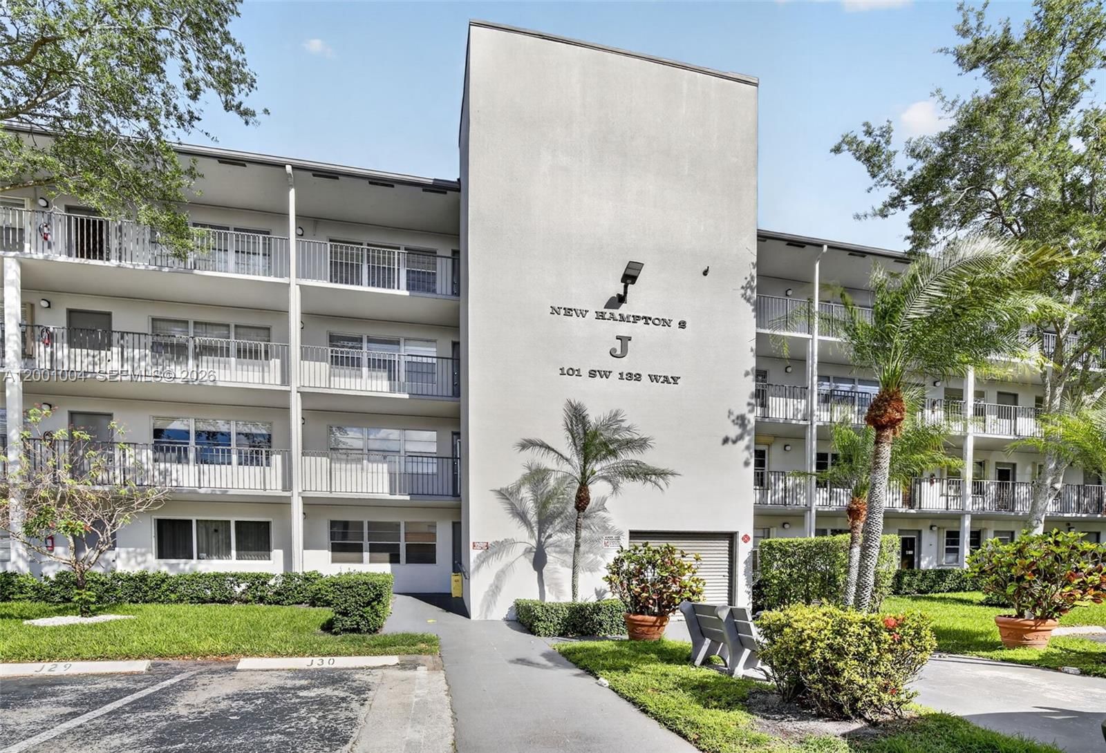Real estate property located at 101 132nd Way #213J, Broward, New Hampton At Century Vi, Pembroke Pines, FL