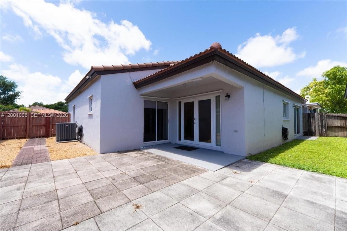 Real estate property located at 10959 72nd Ter, Miami-dade, Poinciana At Sunset, Miami, FL