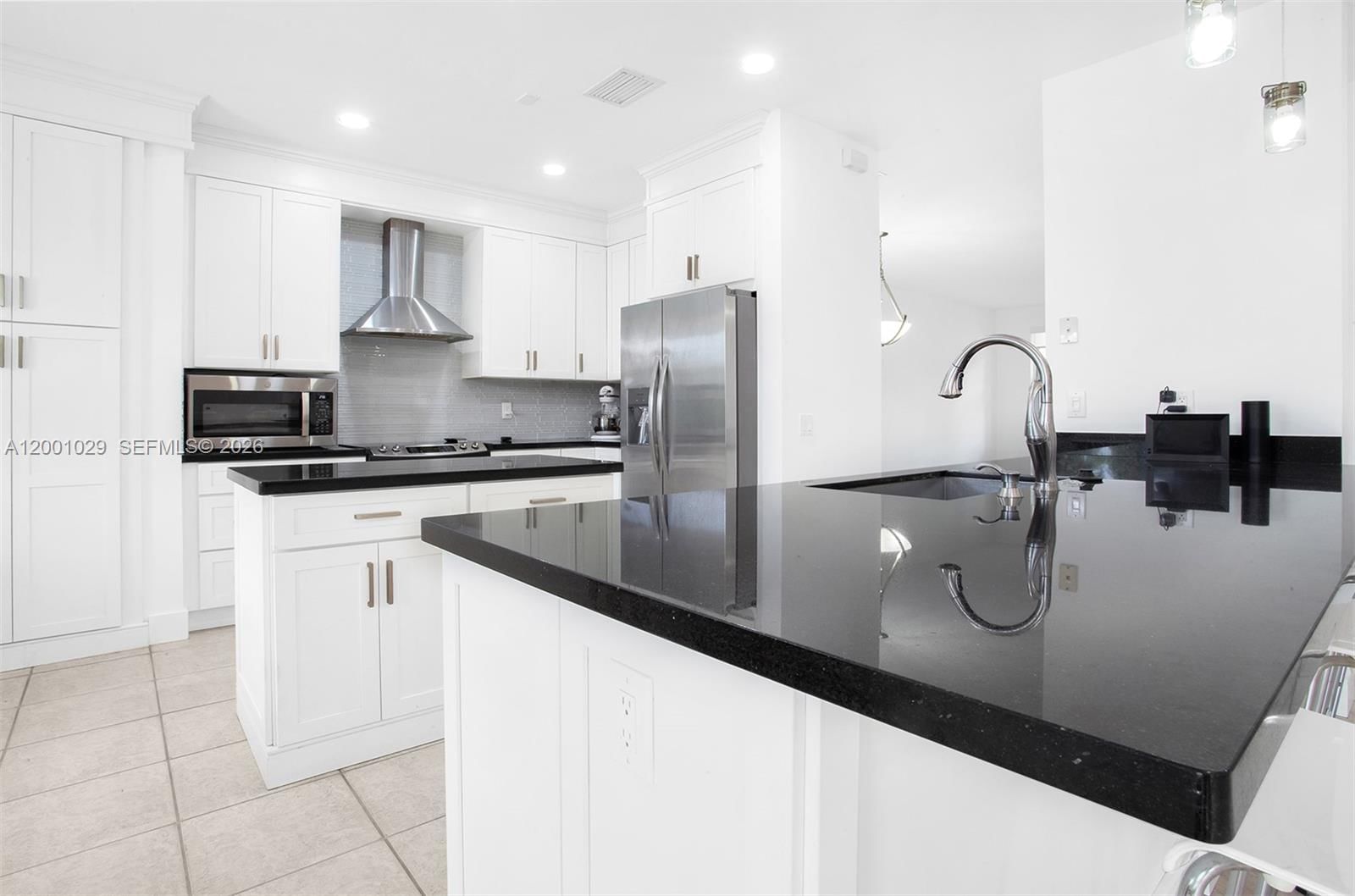 Real estate property located at 4467 Fox Glove Ln, Broward, Sectors 8 9 And 10 Plat, Weston, FL