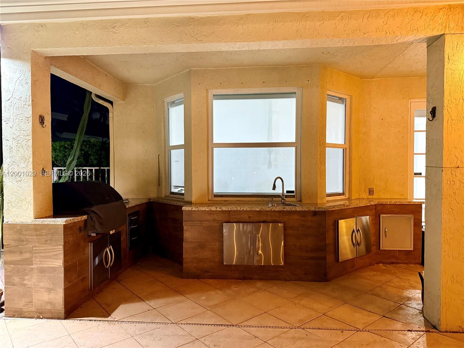 Real estate property located at 4467 Fox Glove Ln, Broward, Sectors 8 9 And 10 Plat, Weston, FL