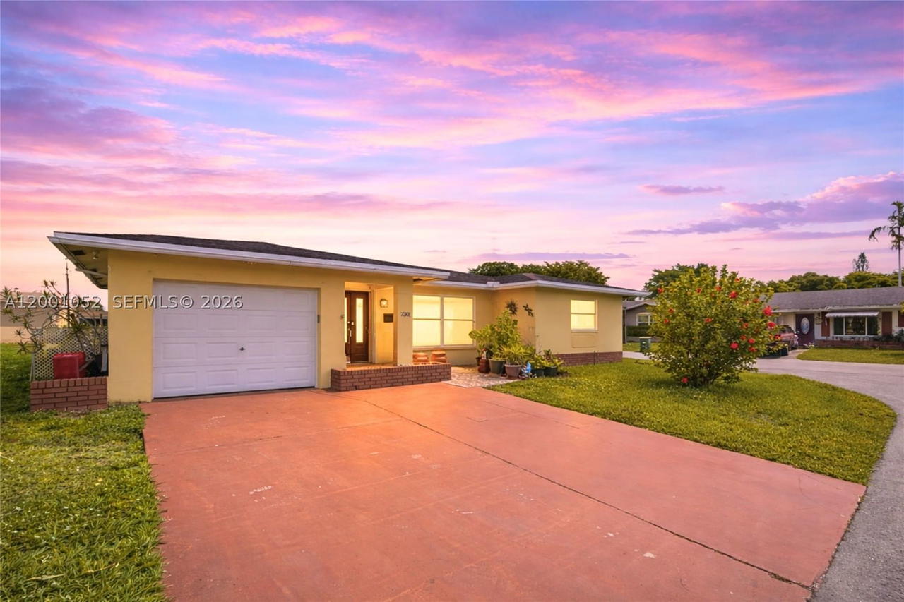 Real estate property located at 7301 57th Pl, Broward, Mainlands Of Tamarac Lake, Tamarac, FL