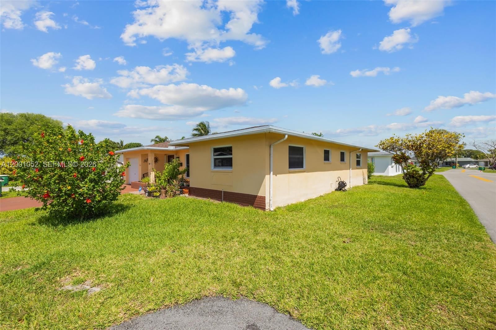 Real estate property located at 7301 57th Pl, Broward, Mainlands Of Tamarac Lake, Tamarac, FL