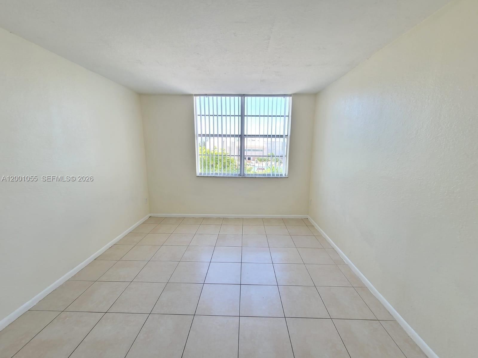 Real estate property located at 496 165th St Rd D-409, Miami-dade, Montecarlo Condo, Miami, FL