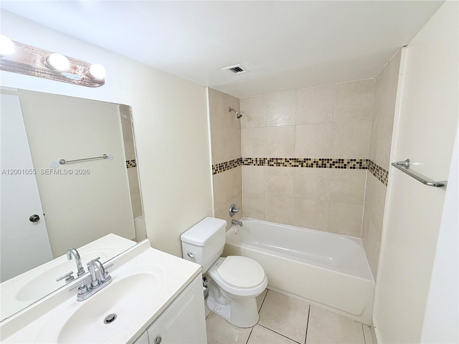 Real estate property located at 496 165th St Rd D-409, Miami-dade, Montecarlo Condo, Miami, FL