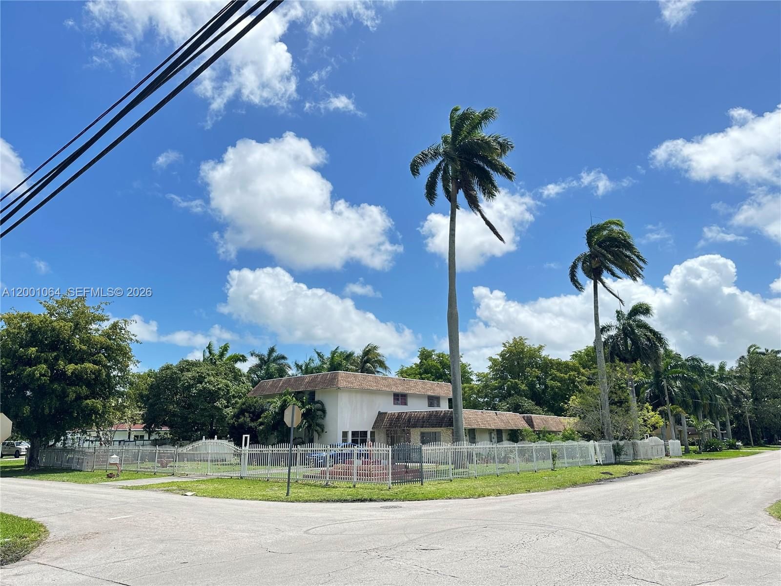 Real estate property located at 200 158th St, Miami-dade, Biscayne Gardens Sec A, Miami, FL