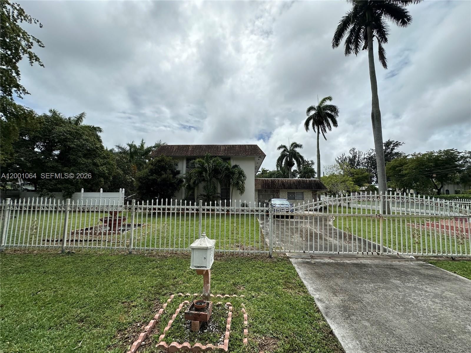Real estate property located at 200 158th St, Miami-dade, Biscayne Gardens Sec A, Miami, FL