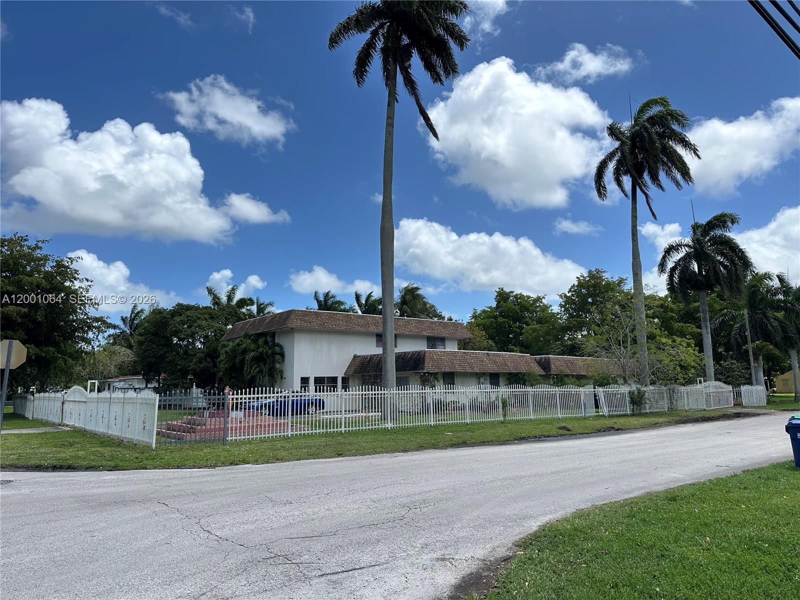 Real estate property located at 200 158th St, Miami-dade, Biscayne Gardens Sec A, Miami, FL