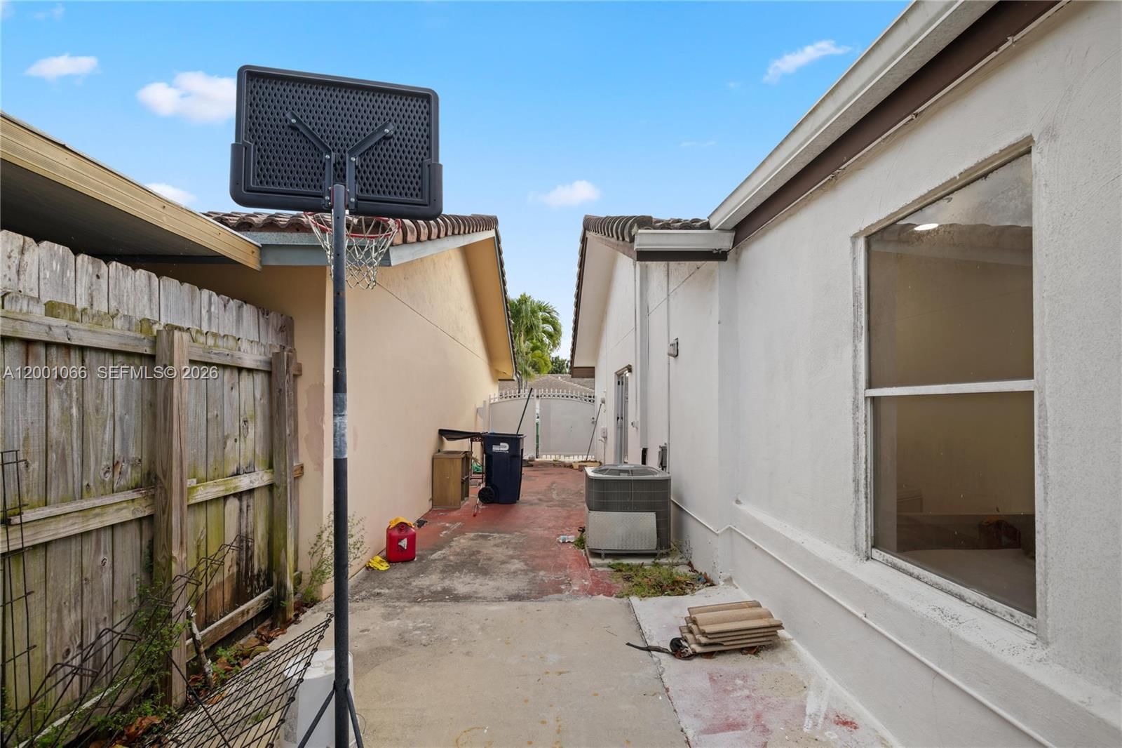 Real estate property located at 10105 144th Ave, Miami-dade, Munne Sub 1st Addn, Miami, FL