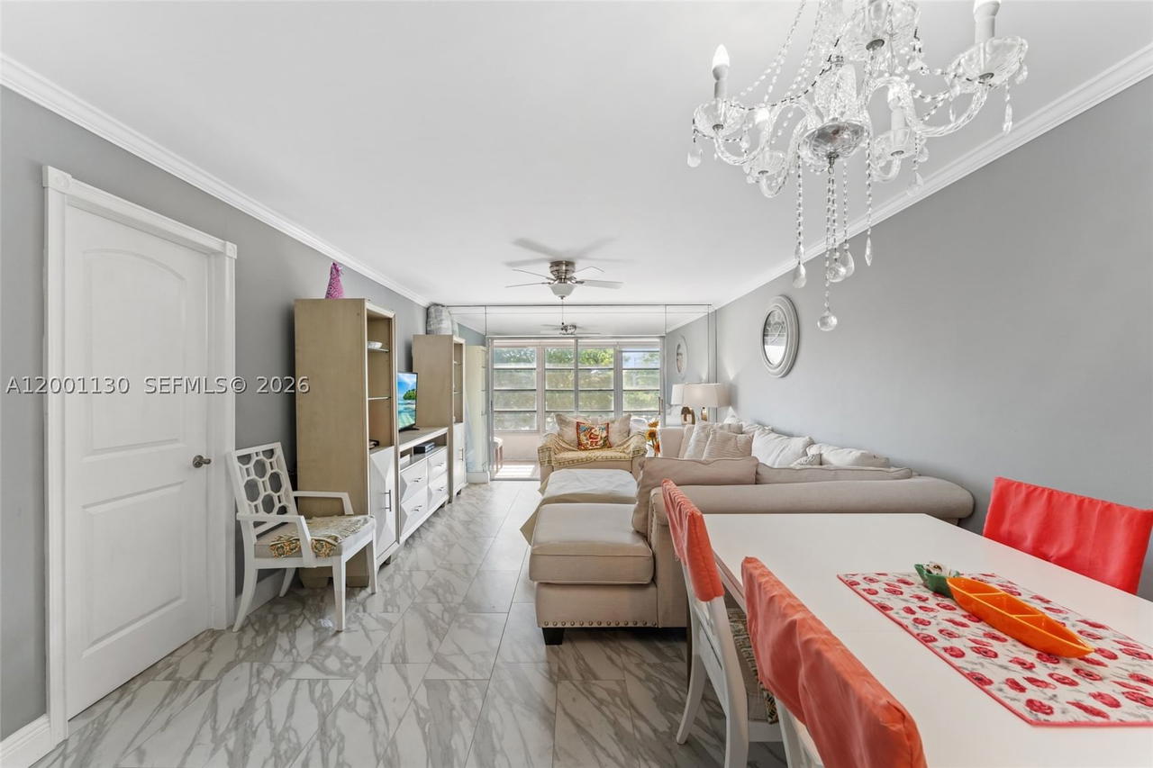 Real estate property located at 9401 Sunrise Lakes Blvd #307, Broward, Sunrise Lakes 118 Condo, Sunrise, FL