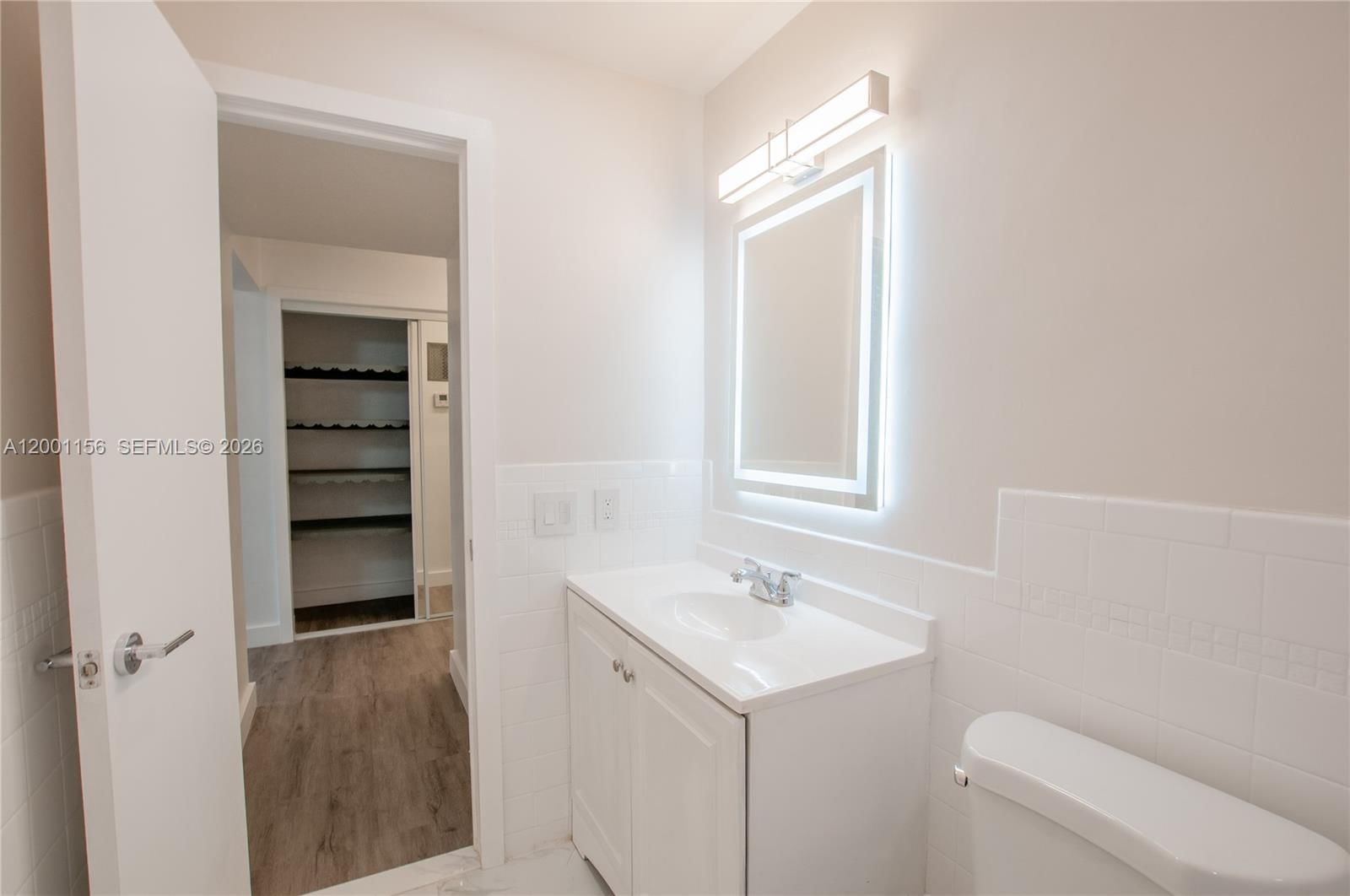 Real estate property located at 300 Luna Ct #2, Broward, Southbrook Condominium Ap, Hollywood, FL