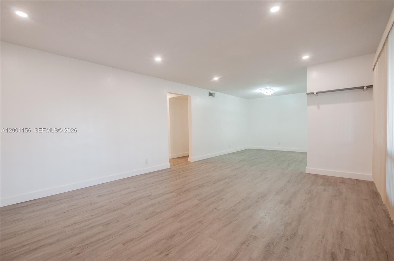 Real estate property located at 300 Luna Ct #2, Broward, Southbrook Condominium Ap, Hollywood, FL