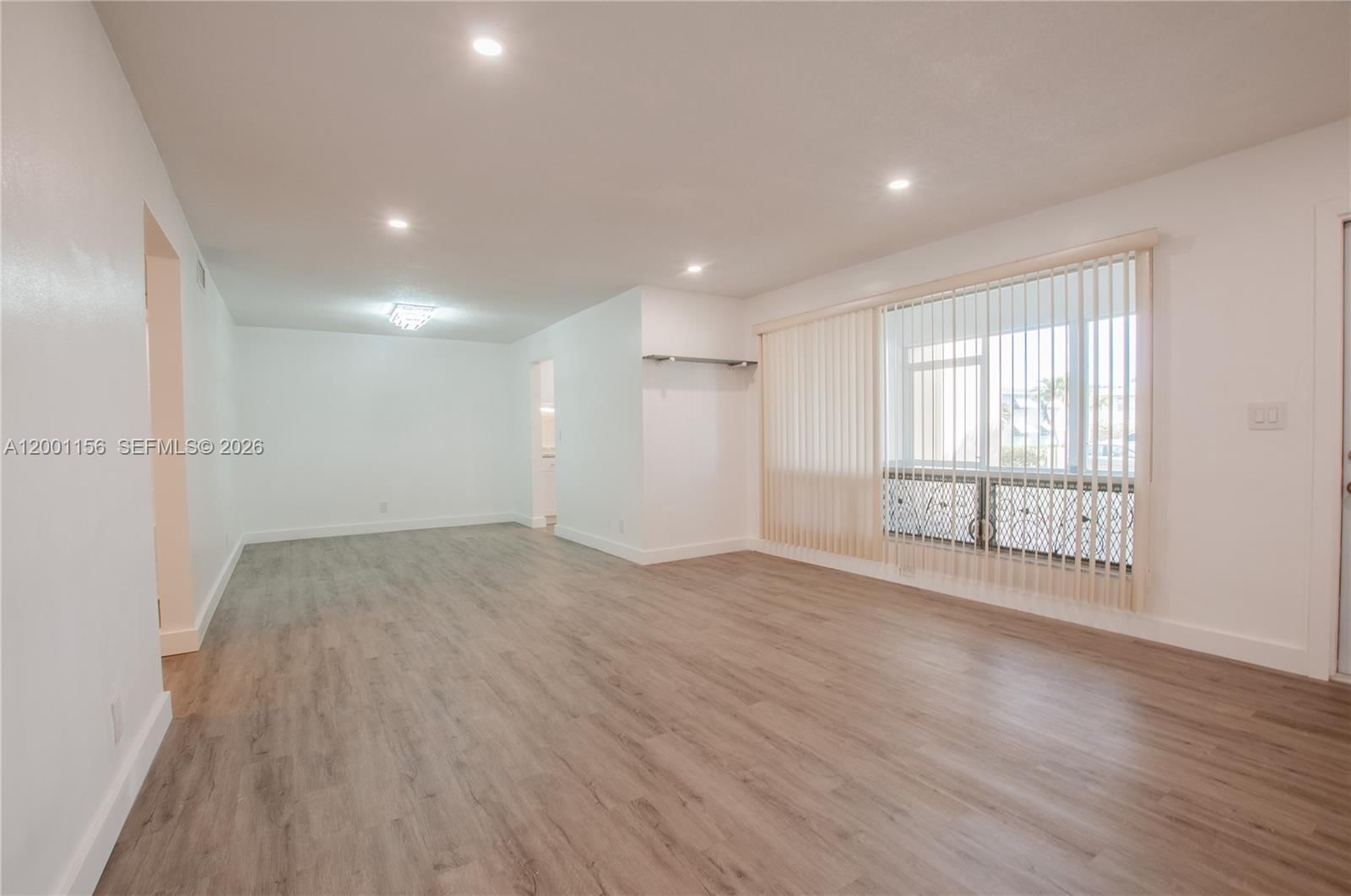 Real estate property located at 300 Luna Ct #2, Broward, Southbrook Condominium Ap, Hollywood, FL