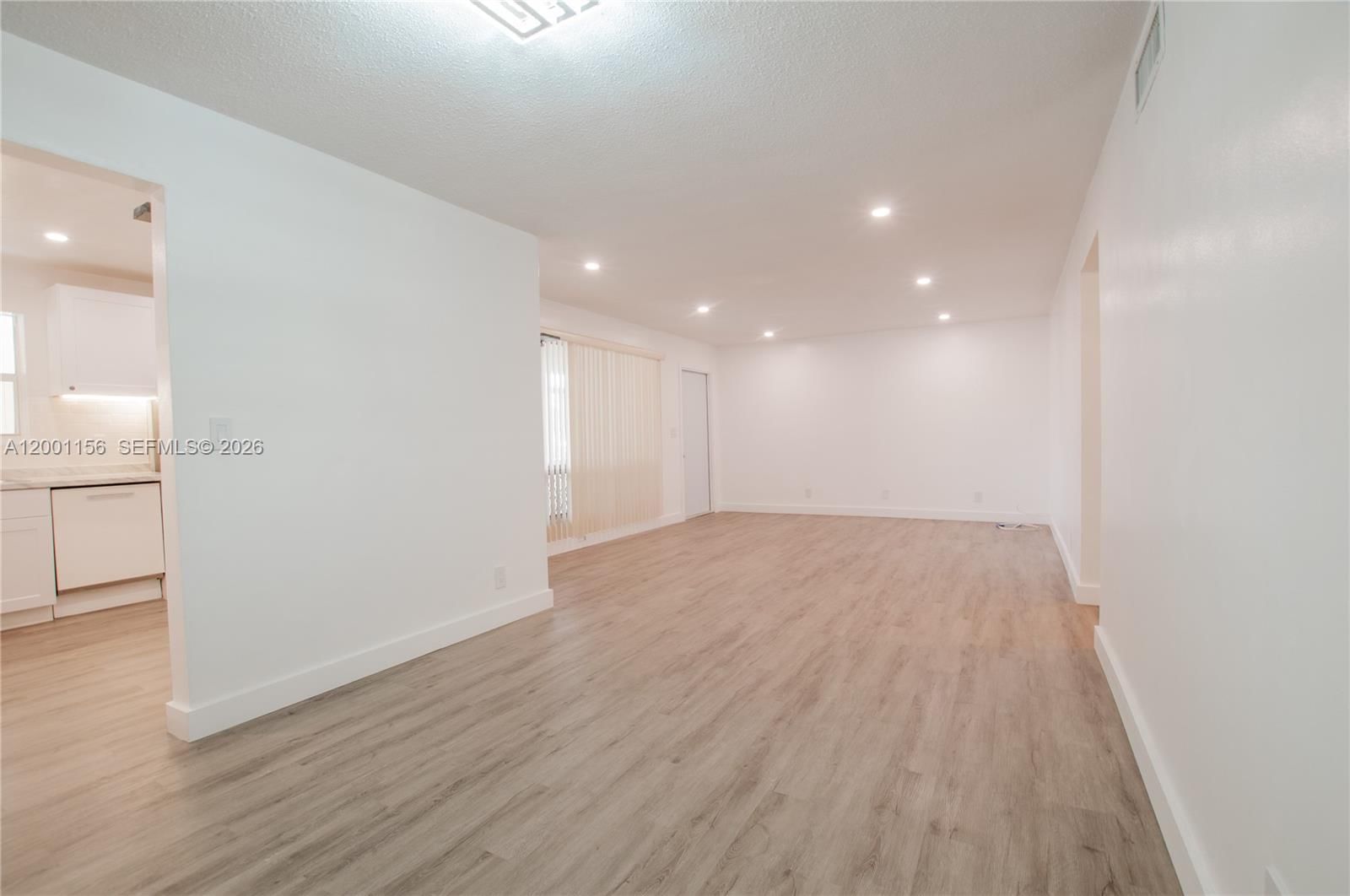 Real estate property located at 300 Luna Ct #2, Broward, Southbrook Condominium Ap, Hollywood, FL