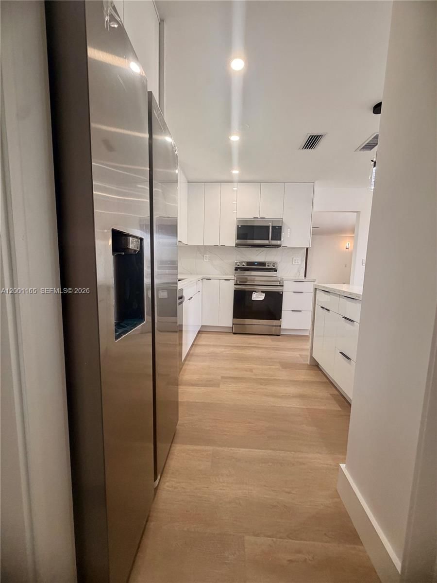 Real estate property located at 9051 200th St, Miami-dade, Cutler Ridge Pines, Cutler Bay, FL