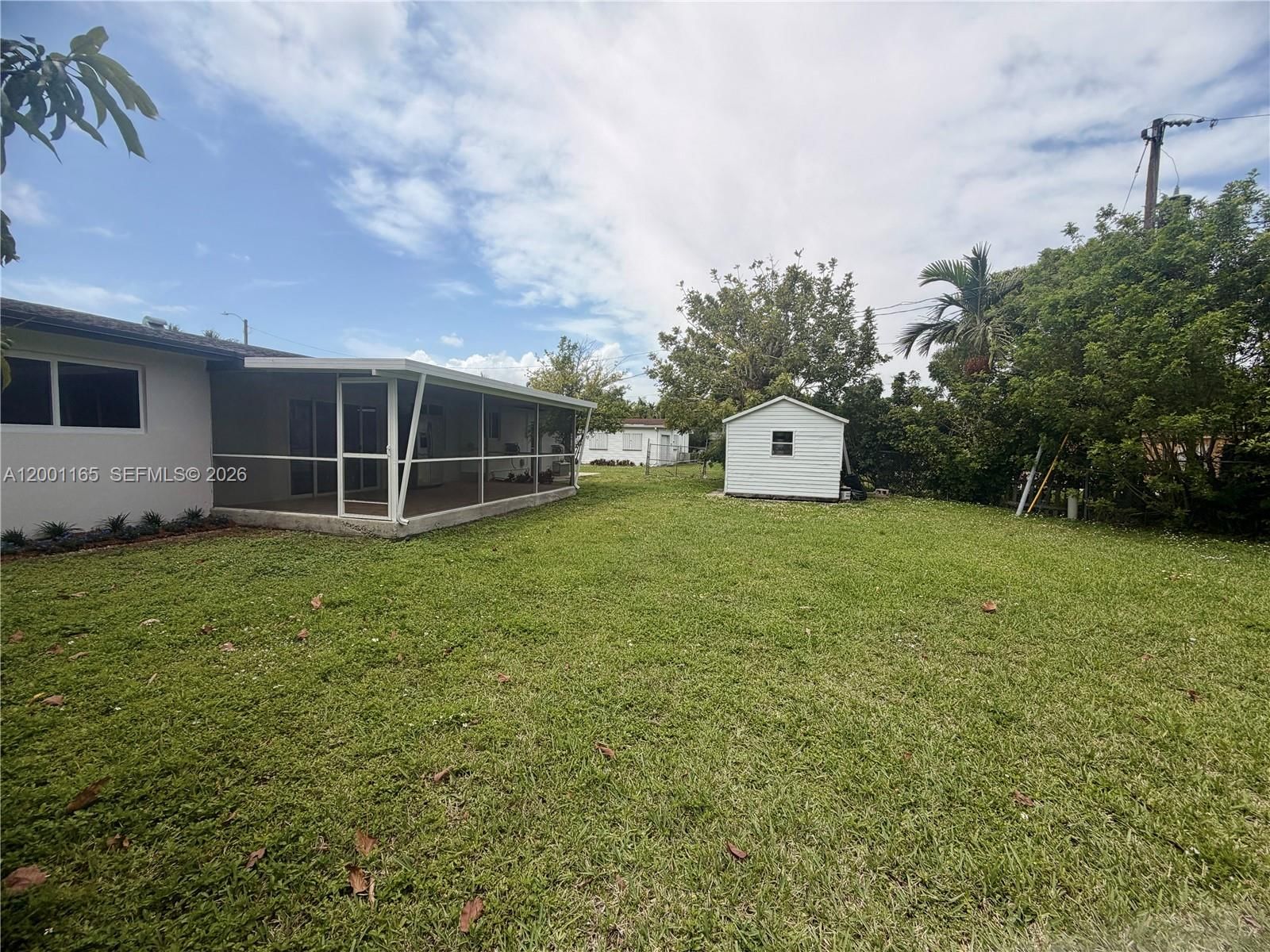 Real estate property located at 9051 200th St, Miami-dade, Cutler Ridge Pines, Cutler Bay, FL