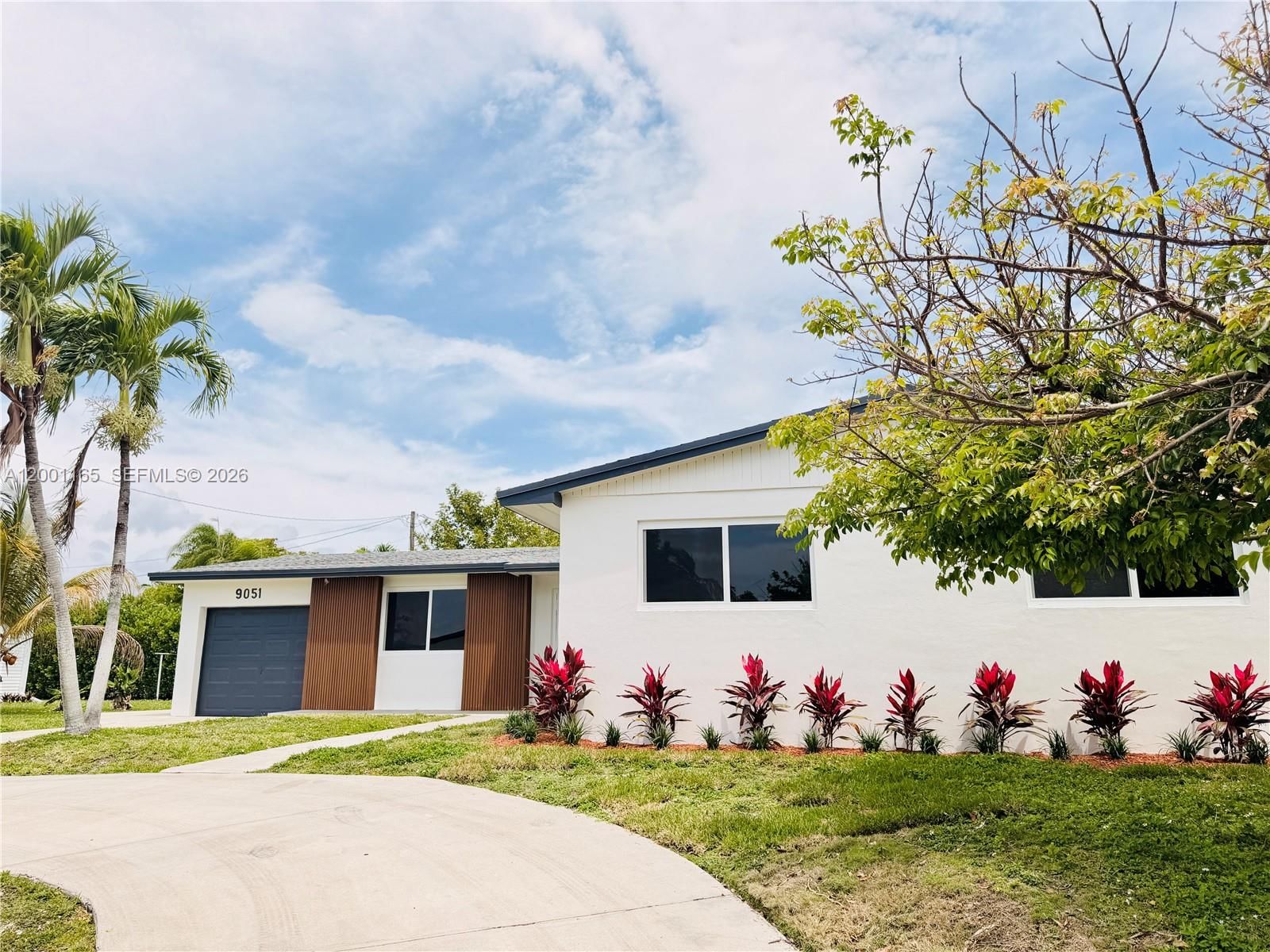 Real estate property located at 9051 200th St, Miami-dade, Cutler Ridge Pines, Cutler Bay, FL