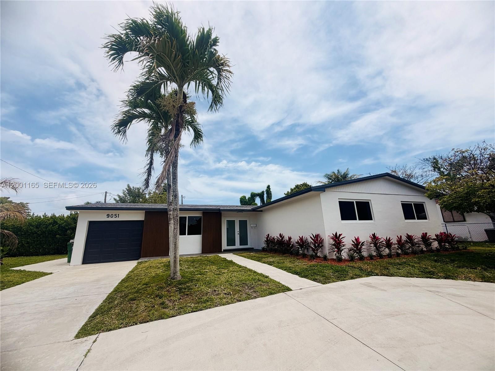 Real estate property located at 9051 200th St, Miami-dade, Cutler Ridge Pines, Cutler Bay, FL