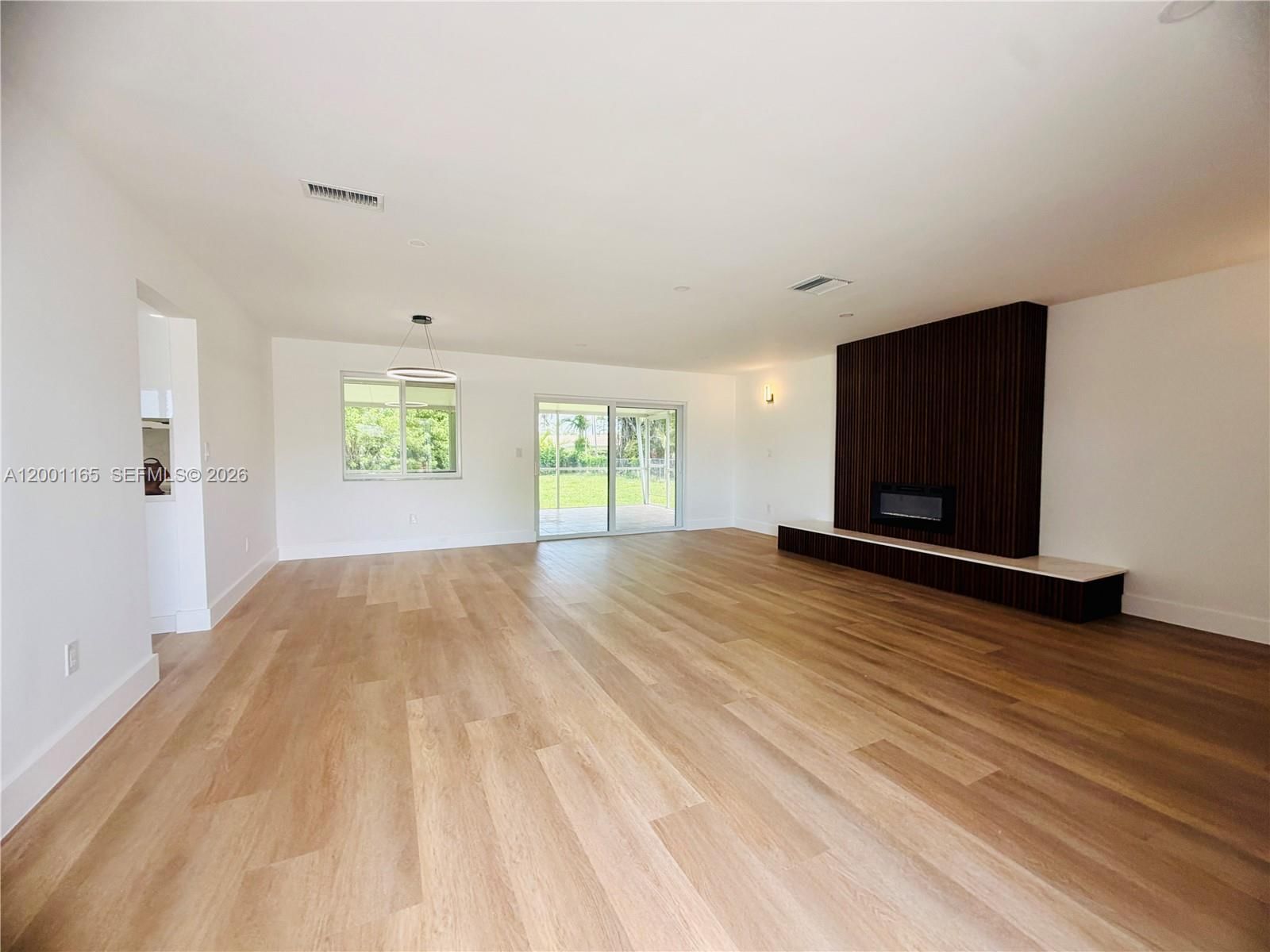 Real estate property located at 9051 200th St, Miami-dade, Cutler Ridge Pines, Cutler Bay, FL