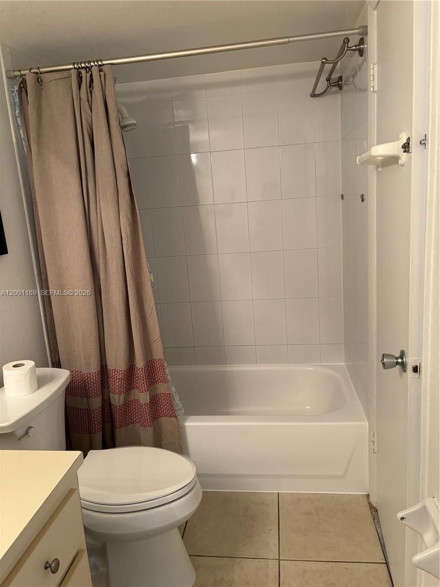 Real estate property located at 10900 104th St #303, Miami-dade, The Berkeley Condo, Miami, FL