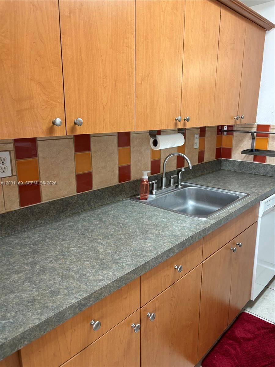 Real estate property located at 10900 104th St #303, Miami-dade, The Berkeley Condo, Miami, FL