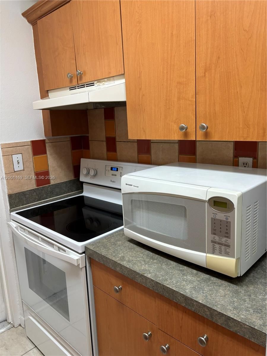 Real estate property located at 10900 104th St #303, Miami-dade, The Berkeley Condo, Miami, FL