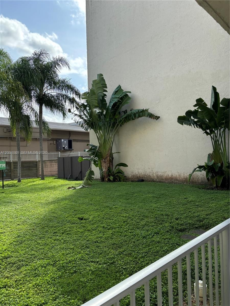 Real estate property located at 10900 104th St #303, Miami-dade, The Berkeley Condo, Miami, FL