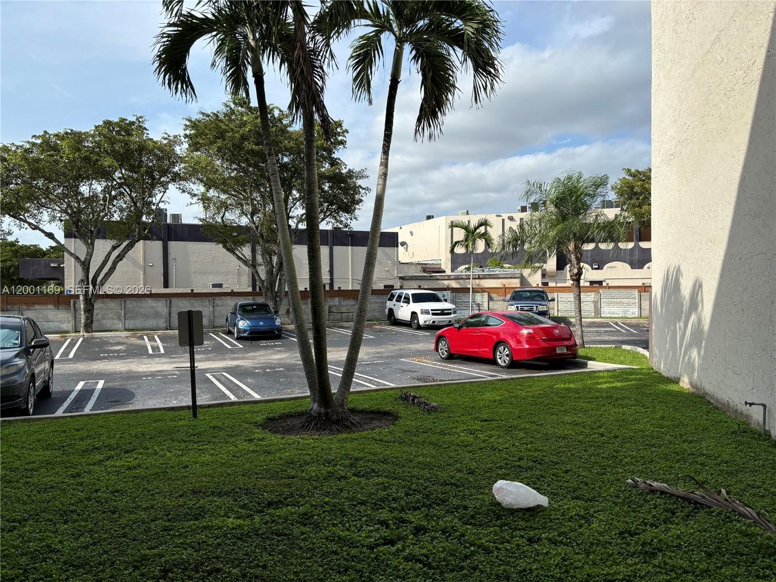 Real estate property located at 10900 104th St #303, Miami-dade, The Berkeley Condo, Miami, FL