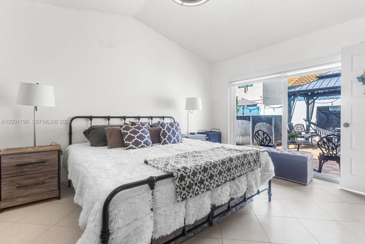 Real estate property located at 17816 10th Ln, Broward, Silver Lakes Ph Ii Replat, Pembroke Pines, FL