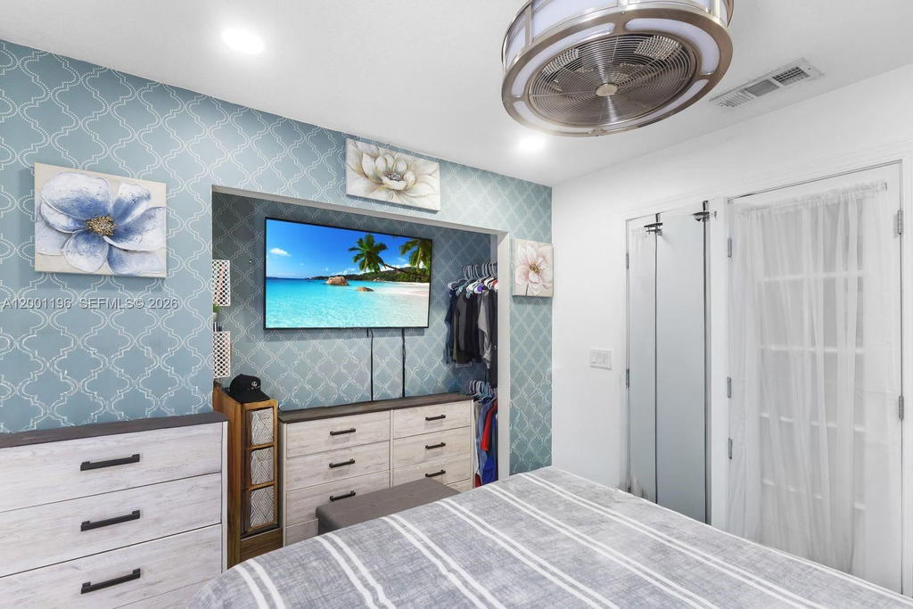 Real estate property located at 17816 10th Ln, Broward, Silver Lakes Ph Ii Replat, Pembroke Pines, FL