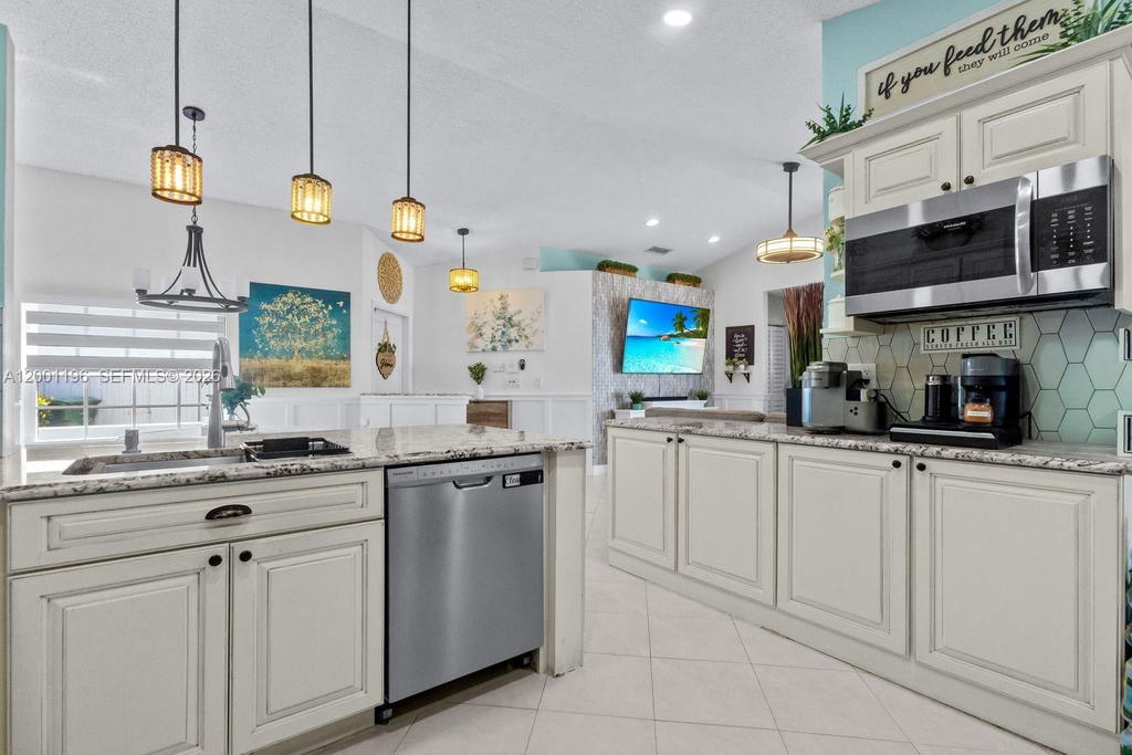 Real estate property located at 17816 10th Ln, Broward, Silver Lakes Ph Ii Replat, Pembroke Pines, FL