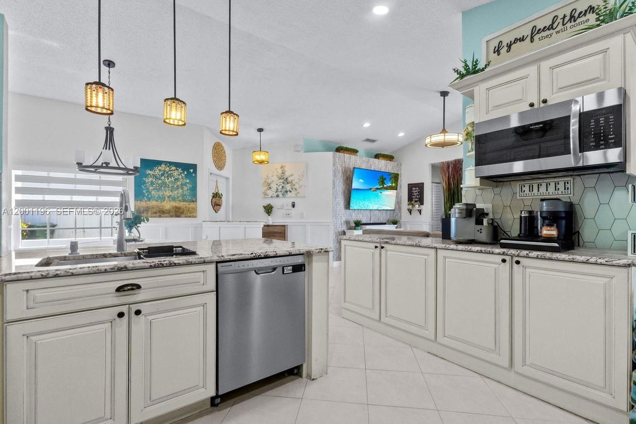 Real estate property located at 17816 10th Ln, Broward, Silver Lakes Ph Ii Replat, Pembroke Pines, FL