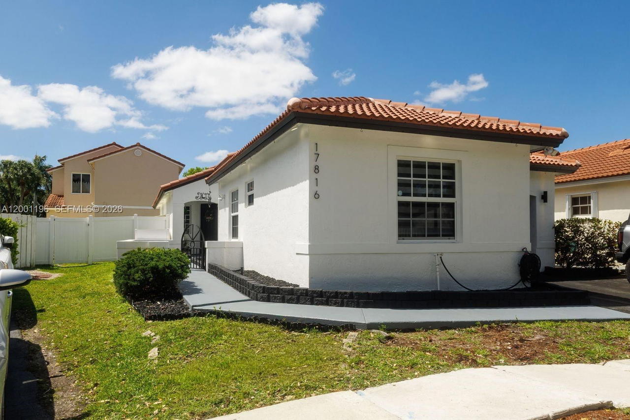 Real estate property located at 17816 10th Ln, Broward, Silver Lakes Ph Ii Replat, Pembroke Pines, FL