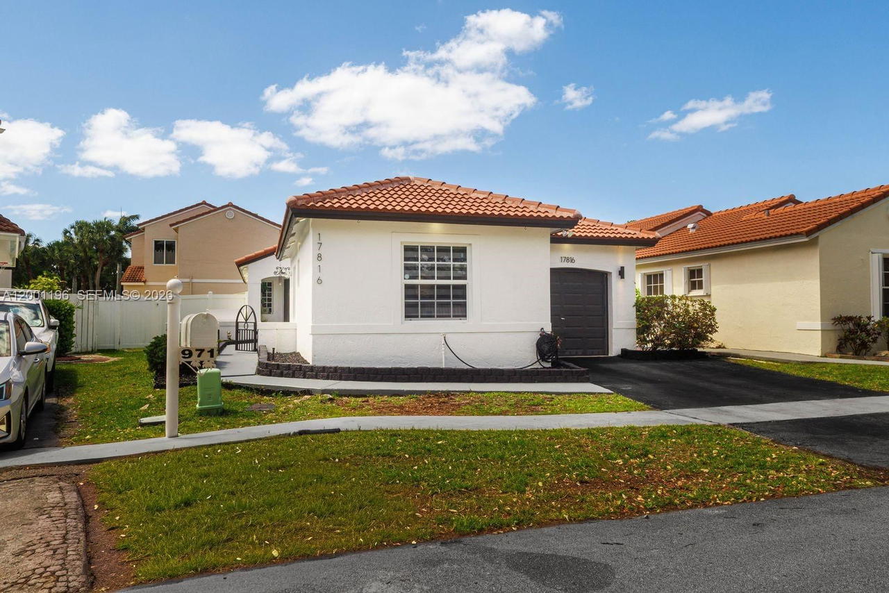 Real estate property located at 17816 10th Ln, Broward, Silver Lakes Ph Ii Replat, Pembroke Pines, FL