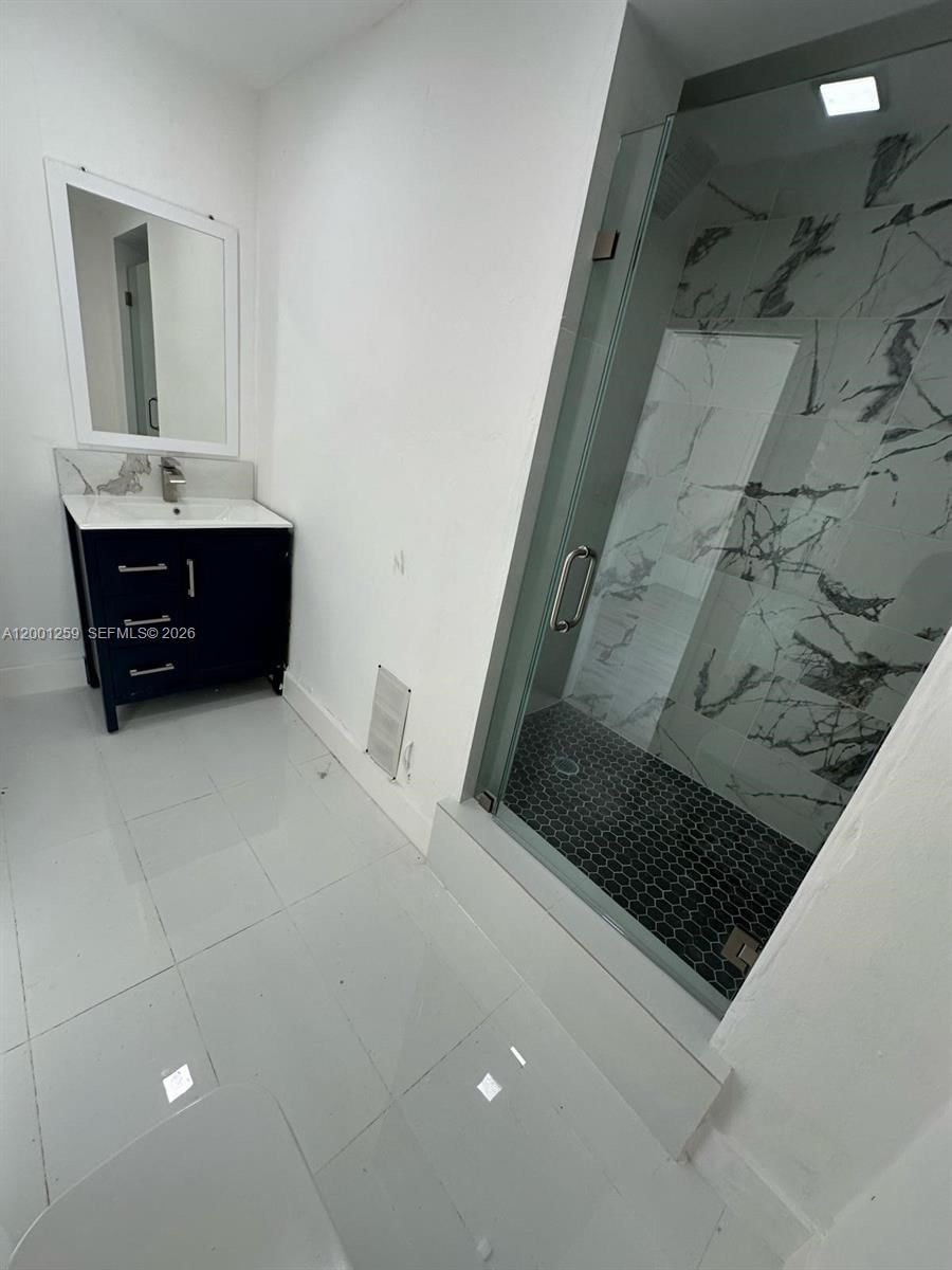 Real estate property located at 860 171st St, Miami-dade, Cravero Cloverleaf Estate, Miami Gardens, FL