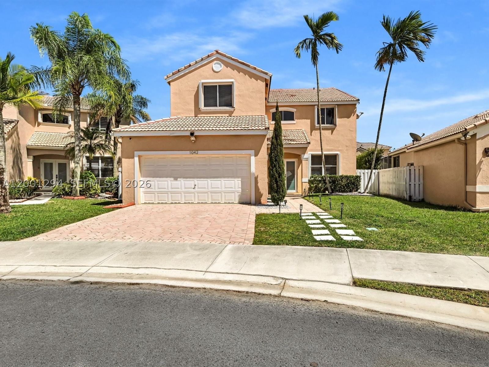 Real estate property located at 1042 Thistle Creek Ct, Broward, Sector 3 - Parcels C D E, Weston, FL