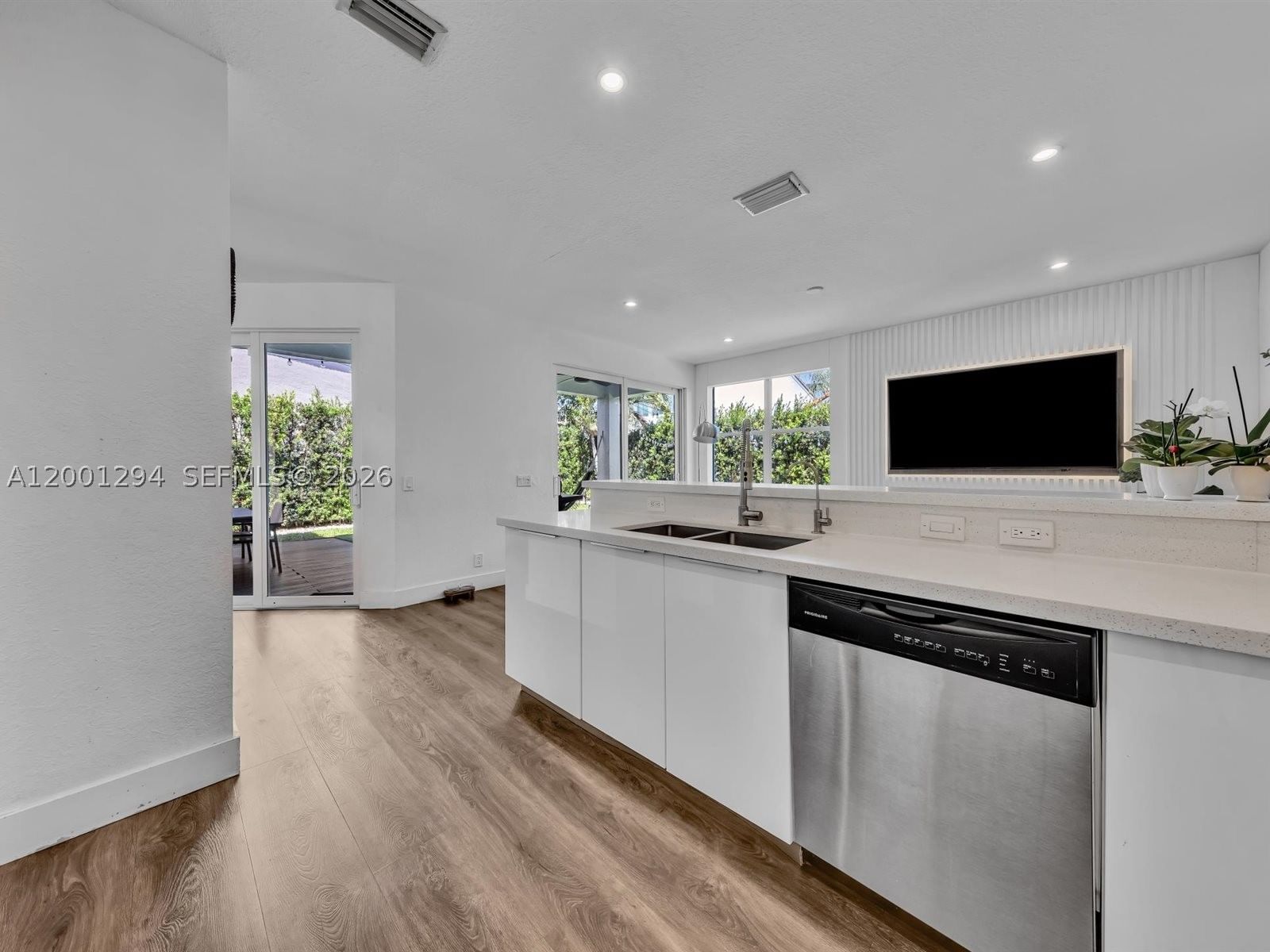Real estate property located at 1042 Thistle Creek Ct, Broward, Sector 3 - Parcels C D E, Weston, FL