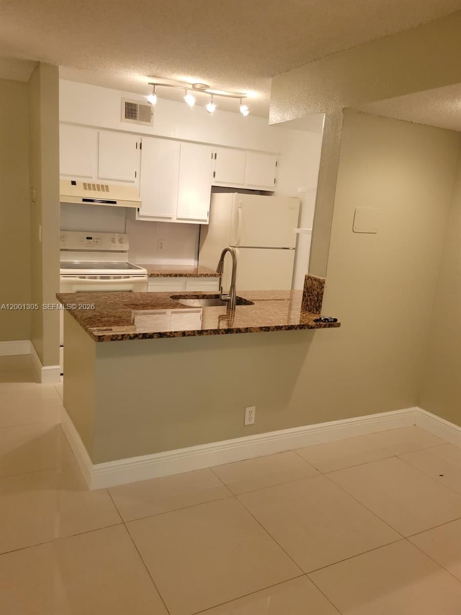 Real estate property located at 2826 University Dr #3101, Broward, Sundance At Davie Condo, Davie, FL