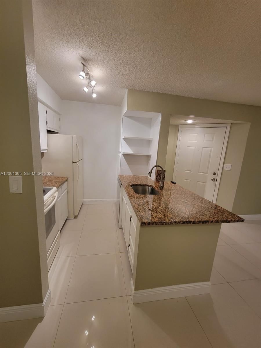 Real estate property located at 2826 University Dr #3101, Broward, Sundance At Davie Condo, Davie, FL