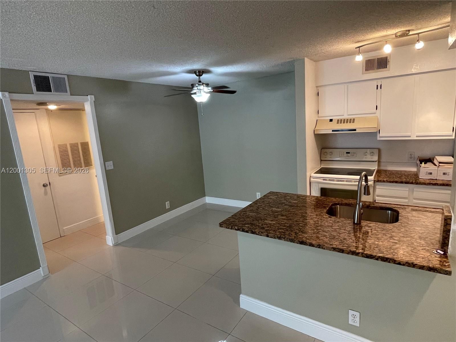 Real estate property located at 2826 University Dr #3101, Broward, Sundance At Davie Condo, Davie, FL